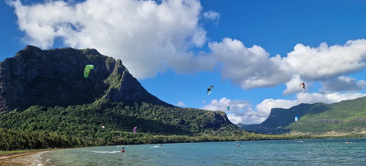 Kitesurfen auf Mauritius: Traumhafte Kitespots und beeindruckende Naturabenteuer - KITE-UNITE.COM