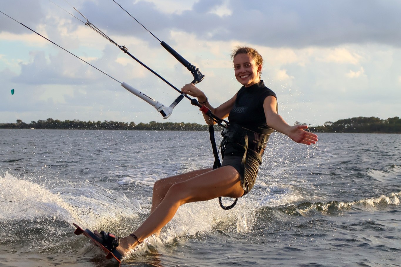 Ist Kitesurfen schwieriger als Surfen? - KITE-UNITE.COM