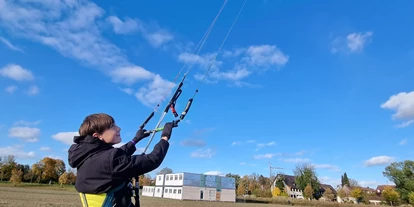 Kite school - Kitematerial (Marken): Ocean Rodeo - Landkite-Kurse / Vorbereitungen fürs Kitesurfen auch für Kinder & Jugendliche  - Kite Fly High - Community / Shop / Schule München
