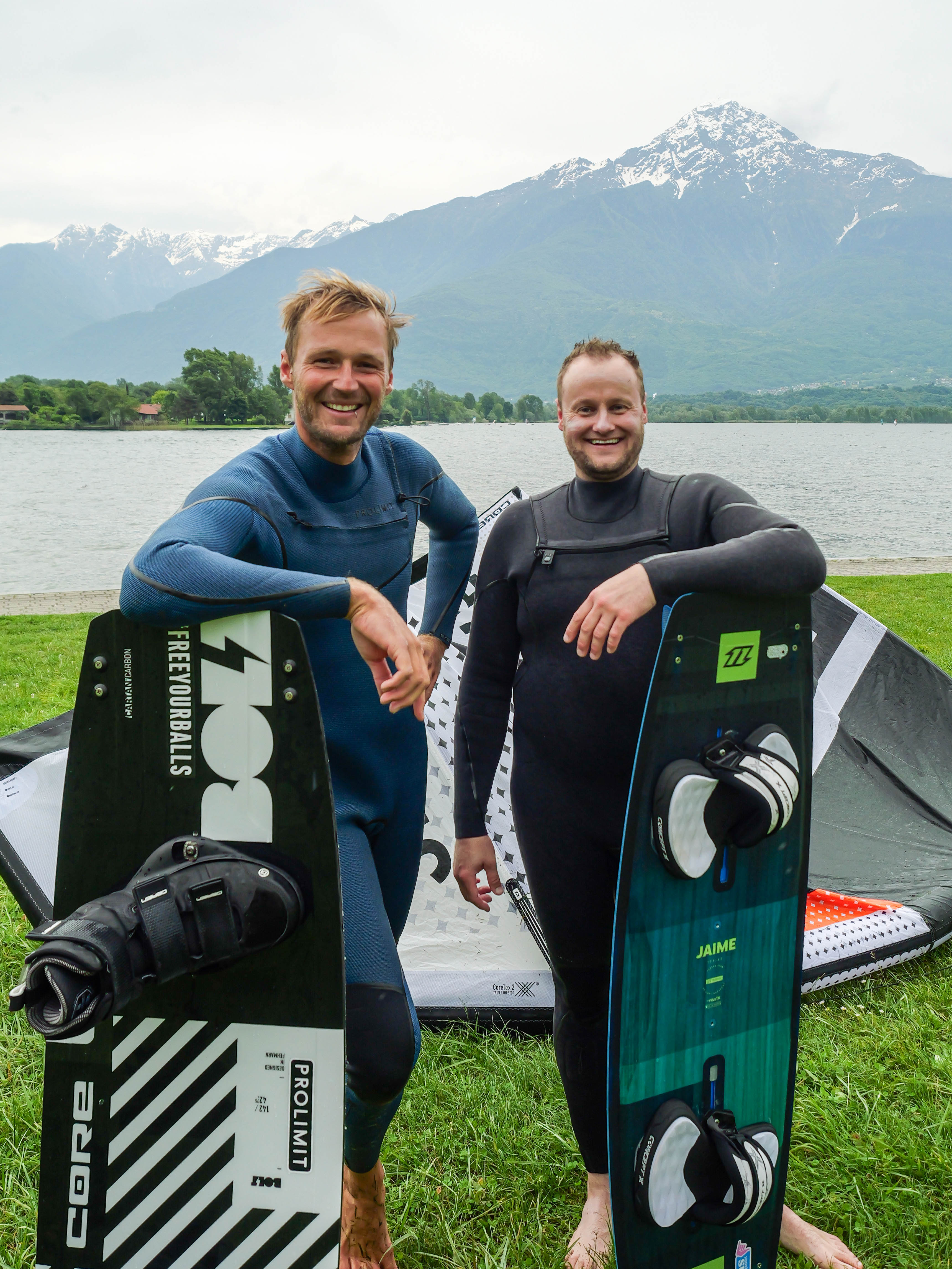 Kiteschule - Ben und Jonas von YouShouldSurf - YouShouldSurf