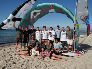 Kitesurf: LOOP IN - Surf & Kiteschule Dierhagen