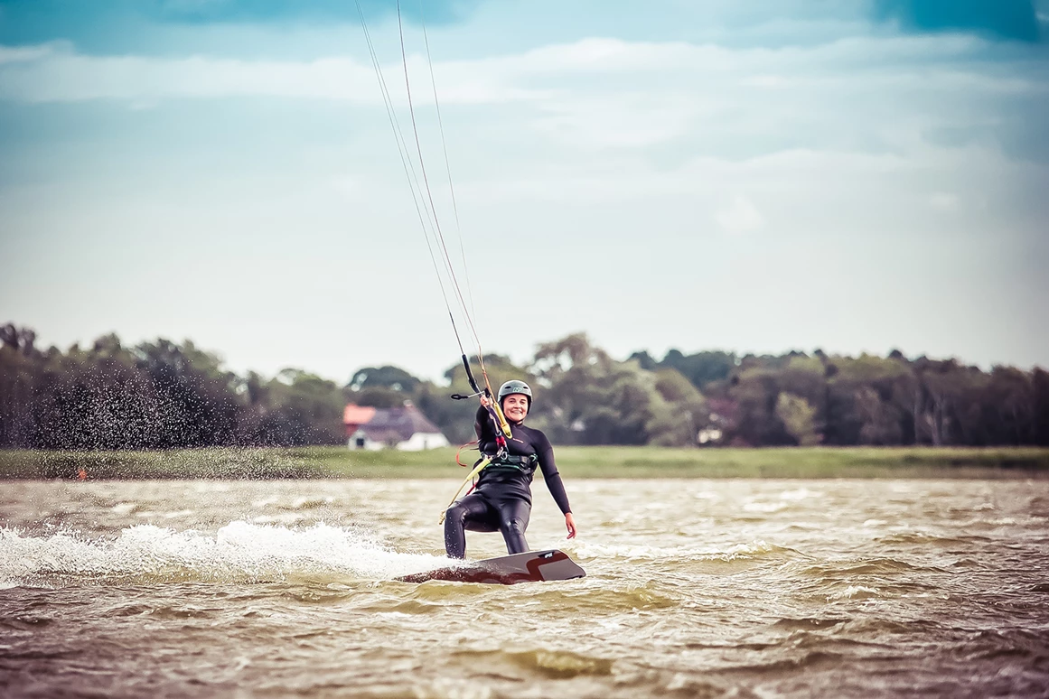 Kitesurf: LOOP IN - Surf & Kiteschule Dierhagen