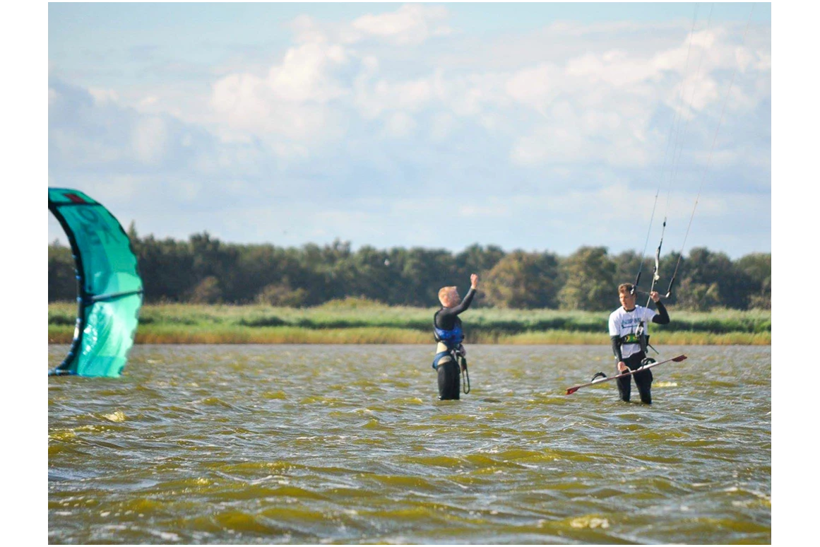 Kitesurf: LOOP IN - Surf & Kiteschule Dierhagen
