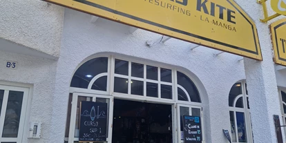 Scuola di aquiloni - Integrierter Kiteshop & Service - Spagna - Maskite