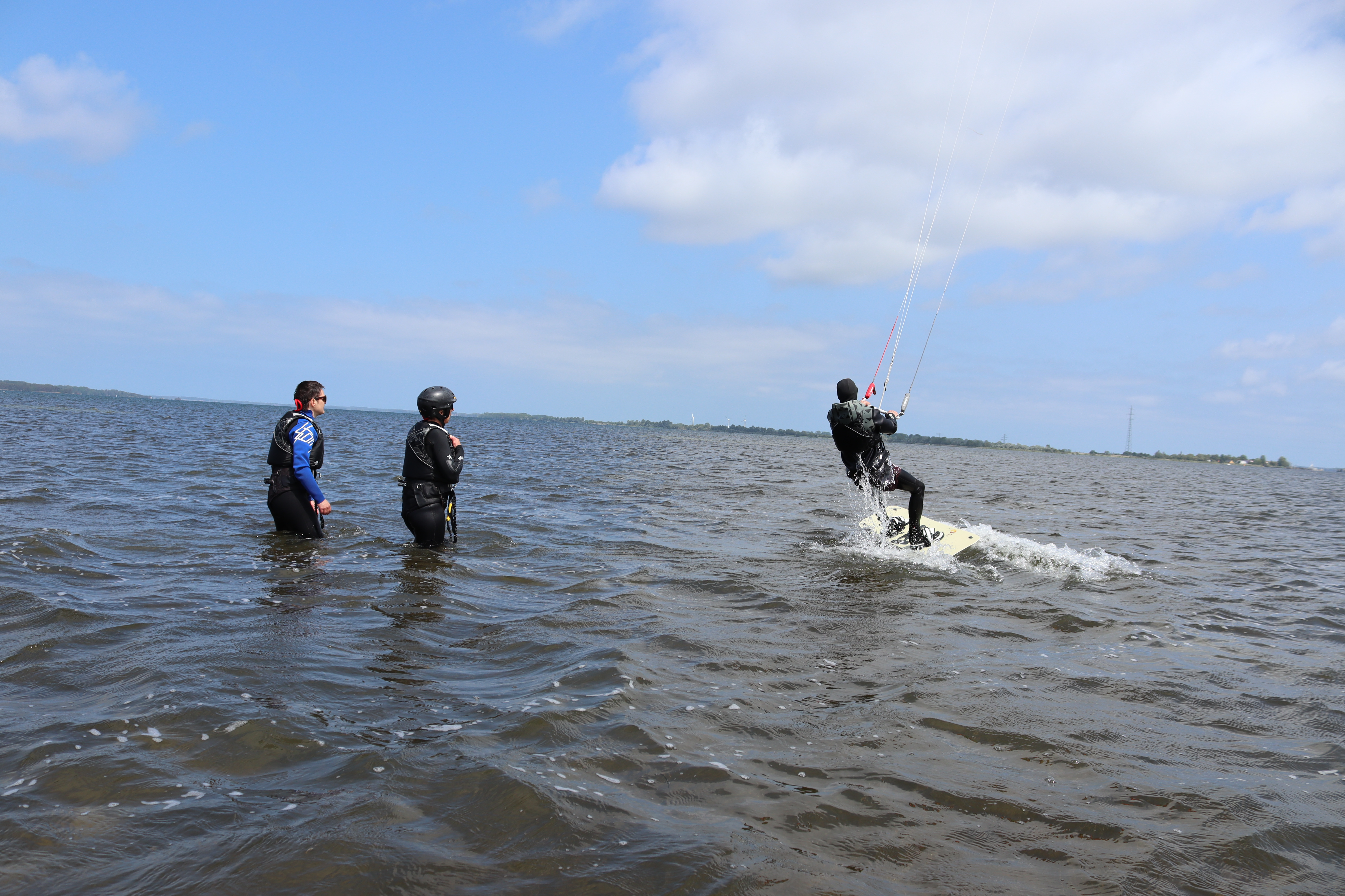 Berliner Kiteschule Rügen  Discover our kite courses 3 day kitesurfing course Rügen 9h