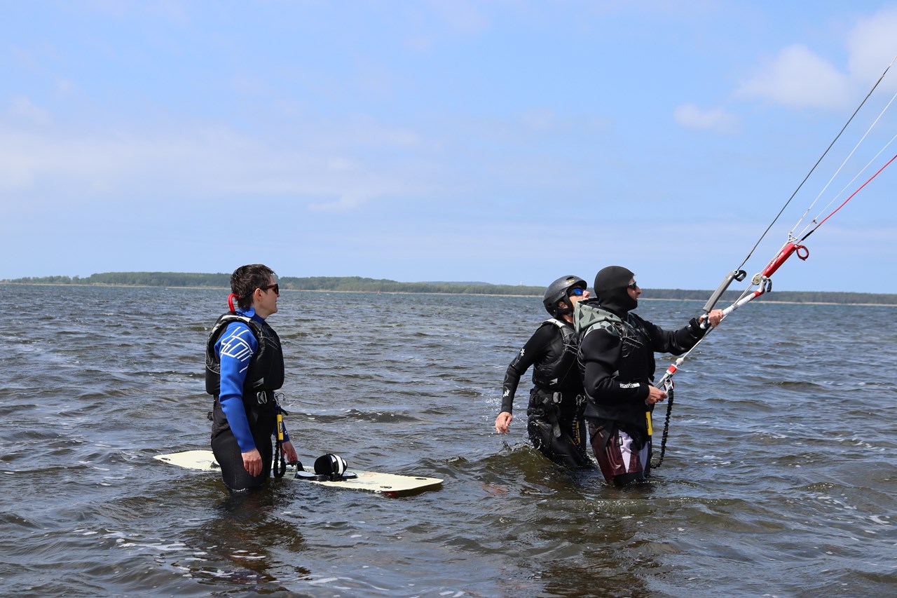 Berliner Kiteschule Rügen  Discover our kite courses 4 day kitesurfing course Rügen 12h